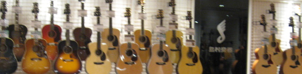 島村楽器町田店自慢のアコースティックギタールームです！