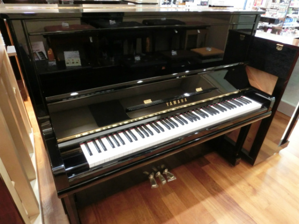 ヤマハ　中古ピアノ　130cm