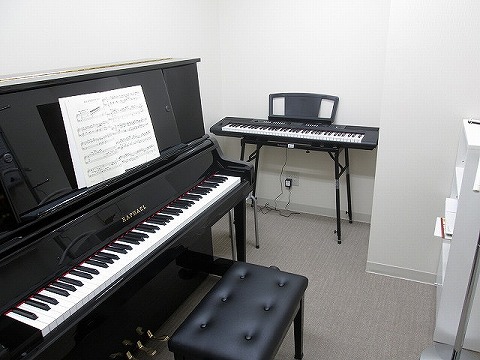 ピアノサロン　レッスン室