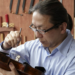 茂木顕:日本人で数少ないドイツバイオリン製作マイスターの資格を取得　島村楽器川崎ルフロン店
