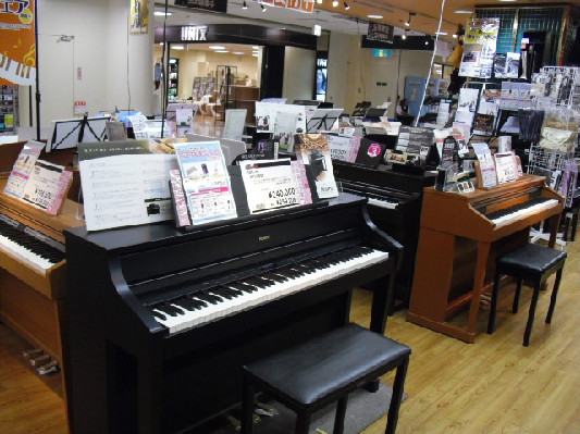 電子ピアノ売り場