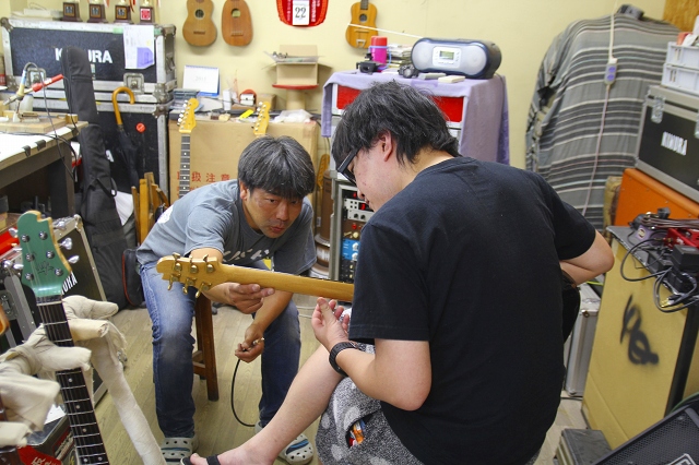 Sugi Guitars木村さんがチェック