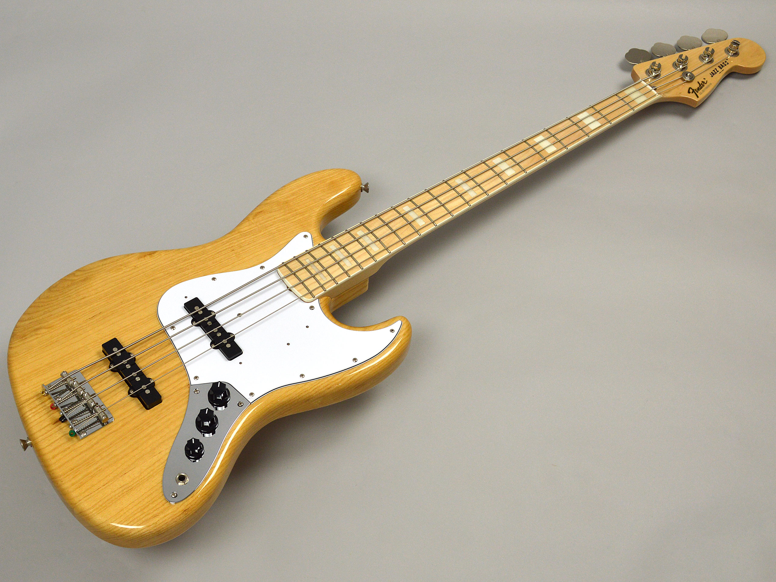 Fender MADE IN JAPAN TRADITIONAL 70S JAZZ BASSトップ画像
