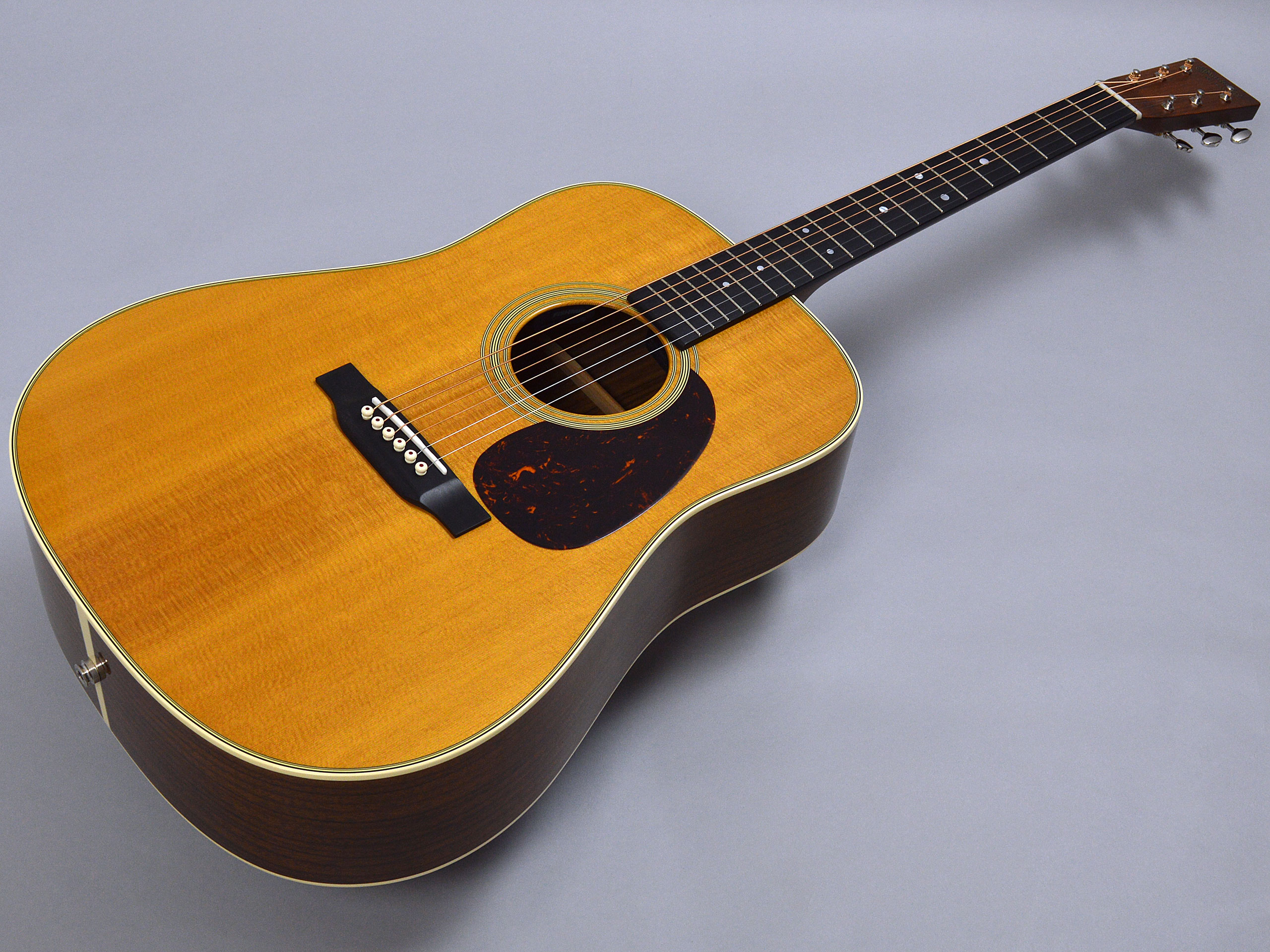 Martin D-28 Standardトップ画像