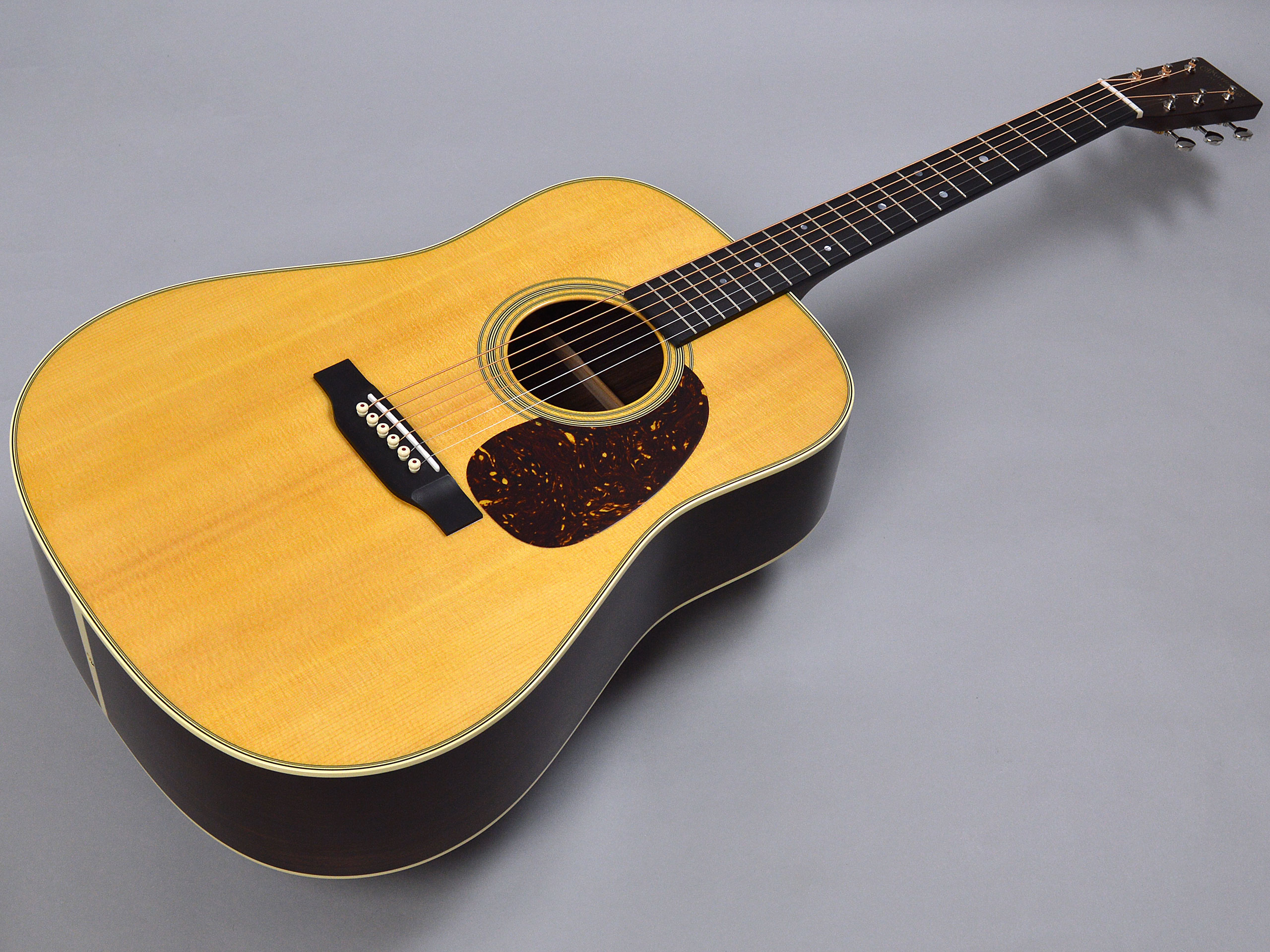 Martin D-28 Standardトップ画像