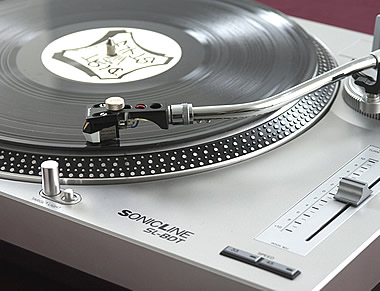 DJ