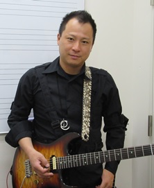 アコースティックギター講師:伊藤 和弘