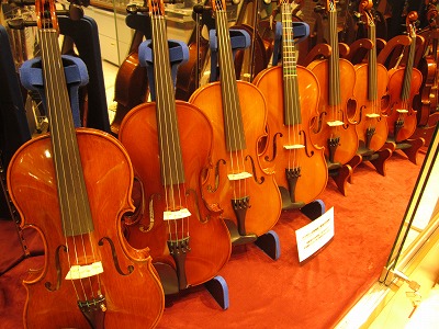島村楽器エミフルMASAKI店ヴァイオリン売場