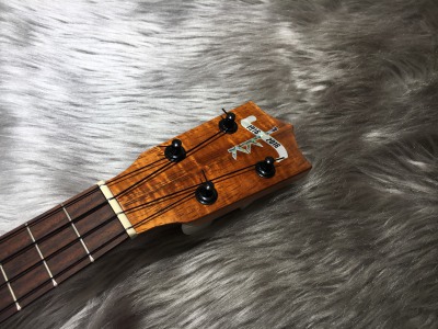 KAMAKA　ヘッド