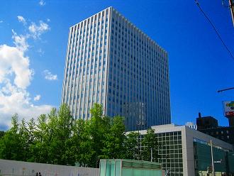 オフィスと商業棟が併設された日本生命札幌ビルは「ノアシス3.4」という名前がついています。