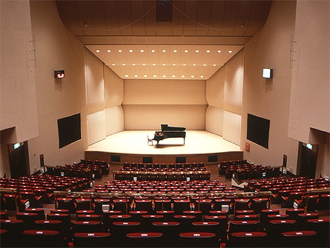 札幌サンプラザコンサートホール内