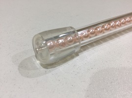 エラストマー樹脂製の透明キャップ
