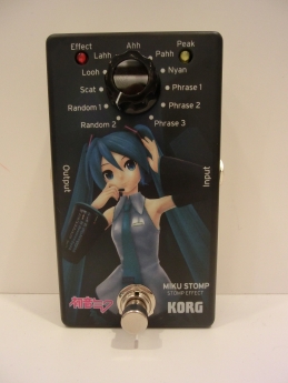 入荷情報 ギターを弾くとミクが歌う Miku Stomp遂に入荷 あべのand店 店舗情報 島村楽器