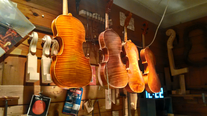 シマムラストリングス秋葉原　SHIMAMURA STRINGS akihabara