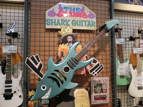 バンダイ 島村楽器 大人気アニメ One Piece の Shark Guitar コレクタブルピック新入荷 仙台泉パークタウンタピオ店 店舗情報 島村楽器