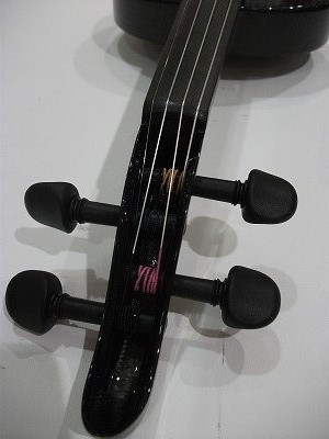 Mezzo Forte社のカーボンファイバーバイオリン