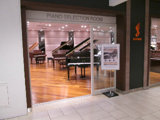 グランフロント大阪店　グランドピアノフェア2013