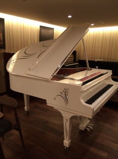 STEINWAY&SONS Hericonia　島村楽器グランフロント大阪店　コレクションピアノフェア