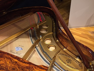 STEINWAY&SONS　Glenadillo　クラウンジュエルコレクション　島村楽器グランフロント大阪店