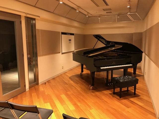 グランフロント大阪店ピアノレンタルルームスタインウェイフルコン