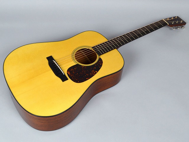 Martin D-18GEトップ画像