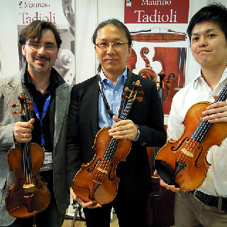 毎年来日し、顧客との交流を深めているMaurizio Tadioli氏 島村楽器横浜みなとみらい店