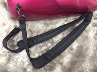 新シャイニーケースⅡでは、従来よりも幅広ストラップが付属!@島村みなとみらい