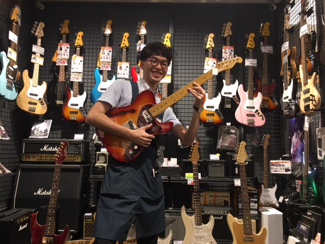 あのone Pieceのキャラクターブルックが使用しているギターを完全再現 バンダイ 島村楽器コラボshark Guitar期間限定で展示中 ららぽーと和泉店 店舗情報 島村楽器