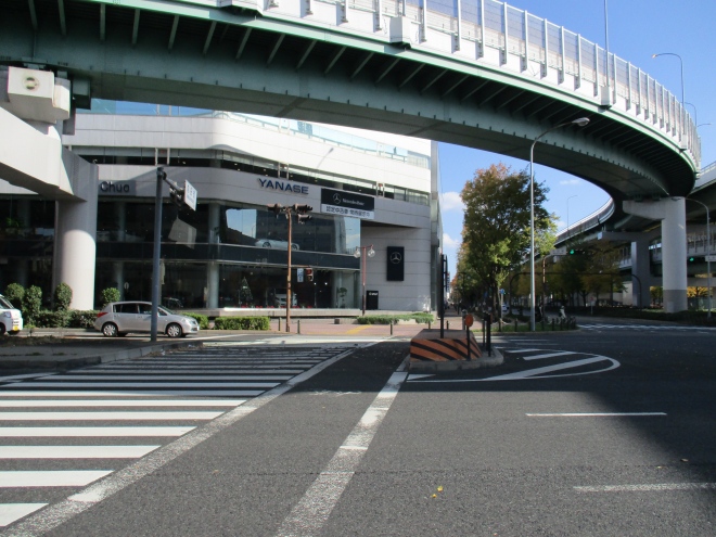 丸田町交差点東