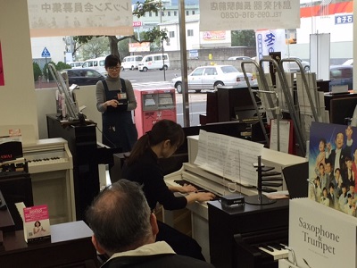 島村楽器長崎駅前店　New Year ミニ・コンサート