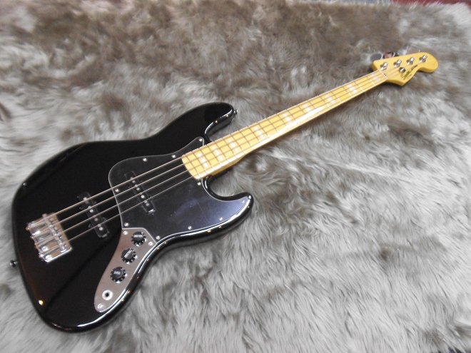 VM J BASS77