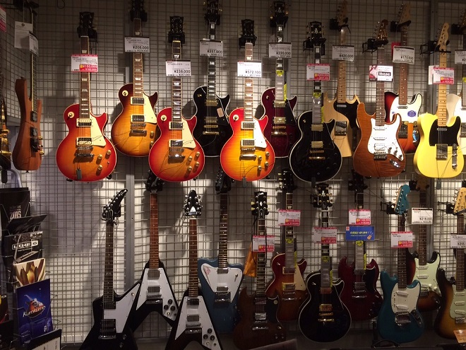 シルバーウィークは新所沢店でギターを弾こう！