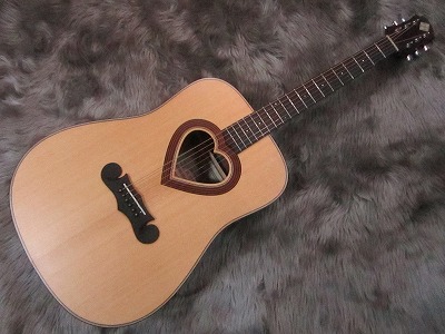 アコースティックギター】ZEMAITISよりハート型サウンドホールのギター 