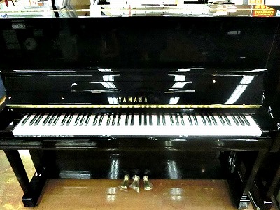 YAMAHA U100