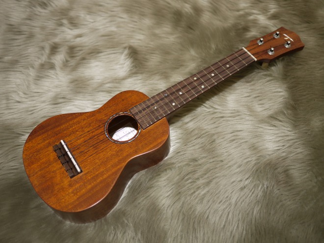 T's Ukulele SD-100 UPT front