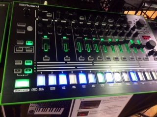 ROLAND TR-8