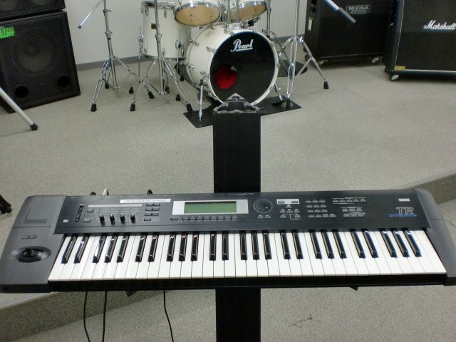 KORG TR61