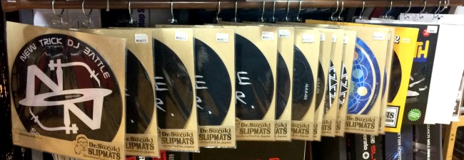 Dj用スリップマット各種入荷いたしました 三宮オーパ店 店舗情報 島村楽器 Dj用スリップマット各種入荷いたしました 三宮オーパ店 店舗情報 島村楽器