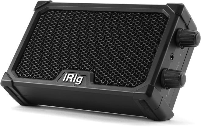 「iRig Nano Amp」は手のひらに収まるコンパクトなアンプです。