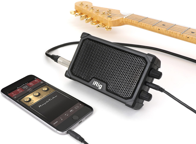 「iRig Nano Amp」を【DEVICEモード】で使用すると、iOS上にインストールしたAmpliTubeサウンドをどこでも楽しめます。