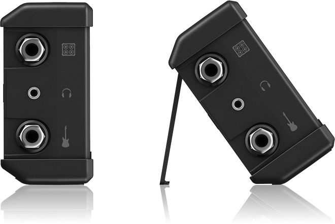 「iRig Nano Amp」では、キックスタンドがあり、傾斜をつけてセットすることができます。