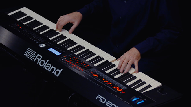 RD-2000は、V-Piano Technology 音源を搭載し、高い次元でのピアノサウンドを奏でます。