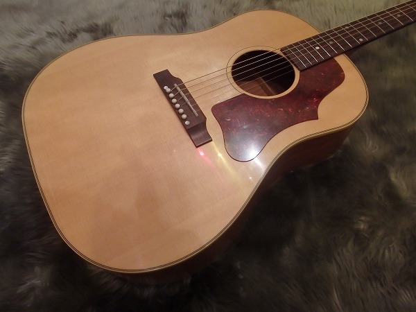 GIBSON J-50 VOS