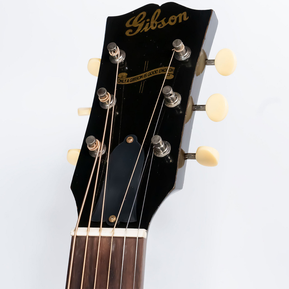 Gibson 1942 J-45 L.Aged