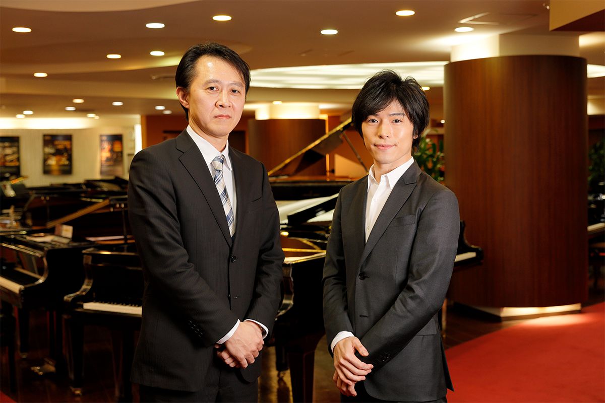 河合楽器製作所 商品企画デザイン室 鳥居克彦（左）、大井健（右）の写真