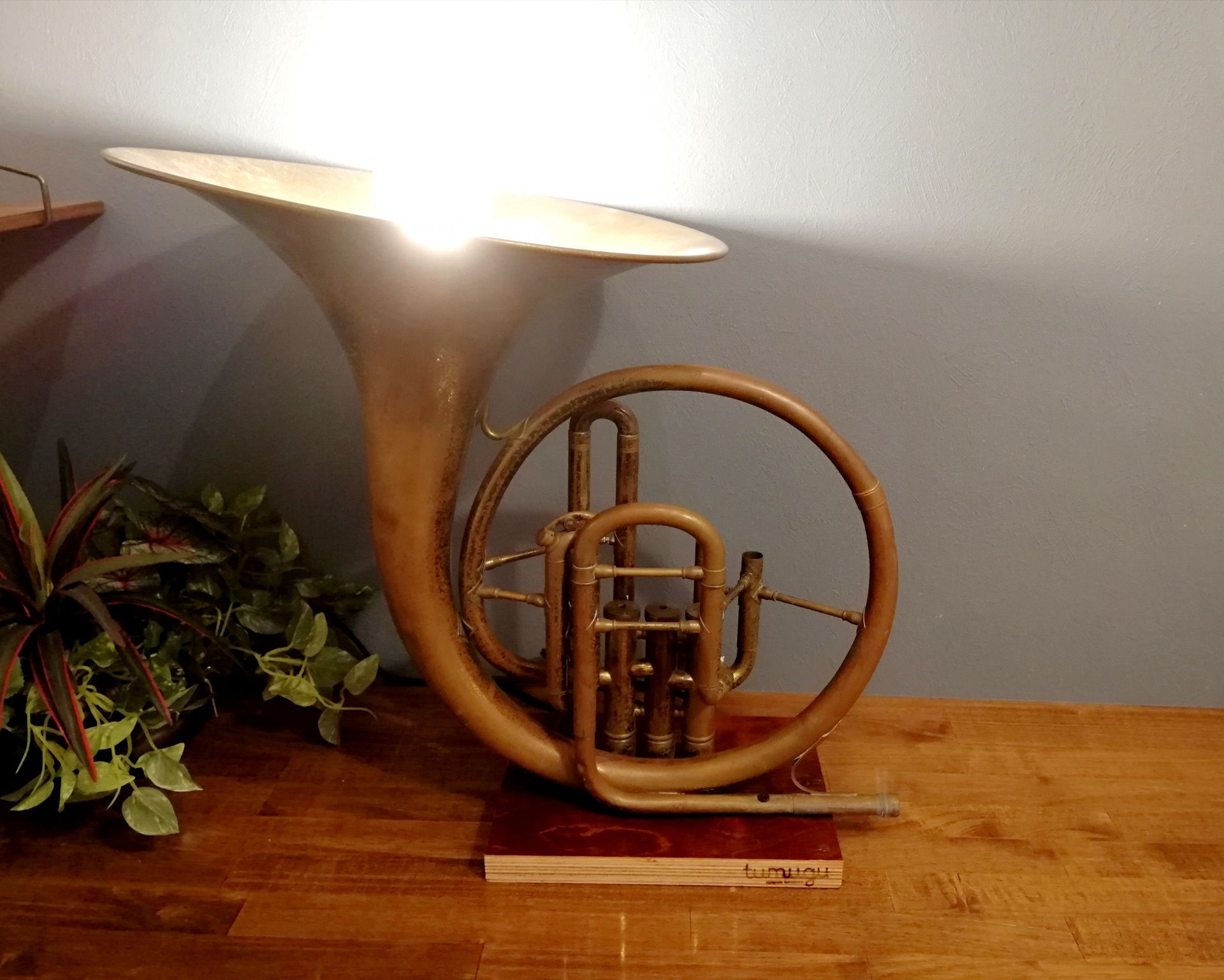 学校備品の役目を終えた楽器たちが、温かみのあるインテリアに生まれ変わる！ 音楽でハッピーな日々を Happy Jam（ハッピージャム）