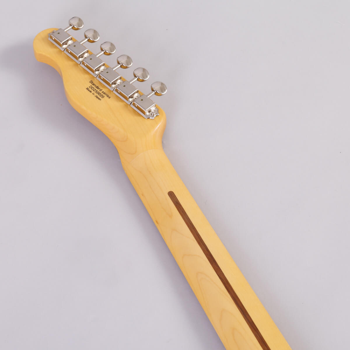 シームレス・ソフト・VUシェイプネック／スムースグリップ仕上げ