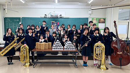 暁中学校高等学校への寄贈品