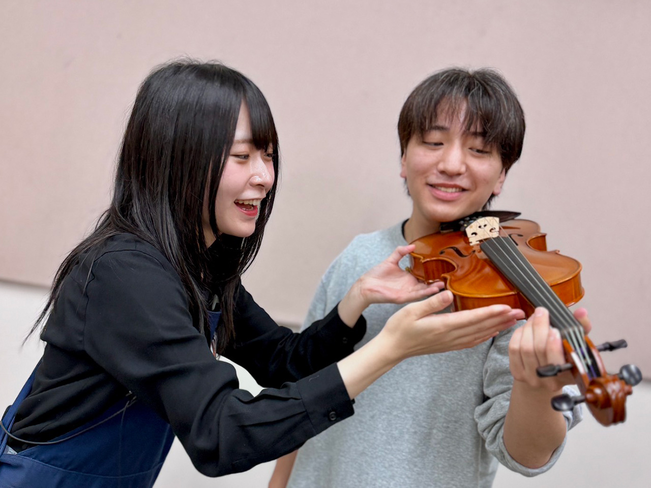 バイオリンの構え方