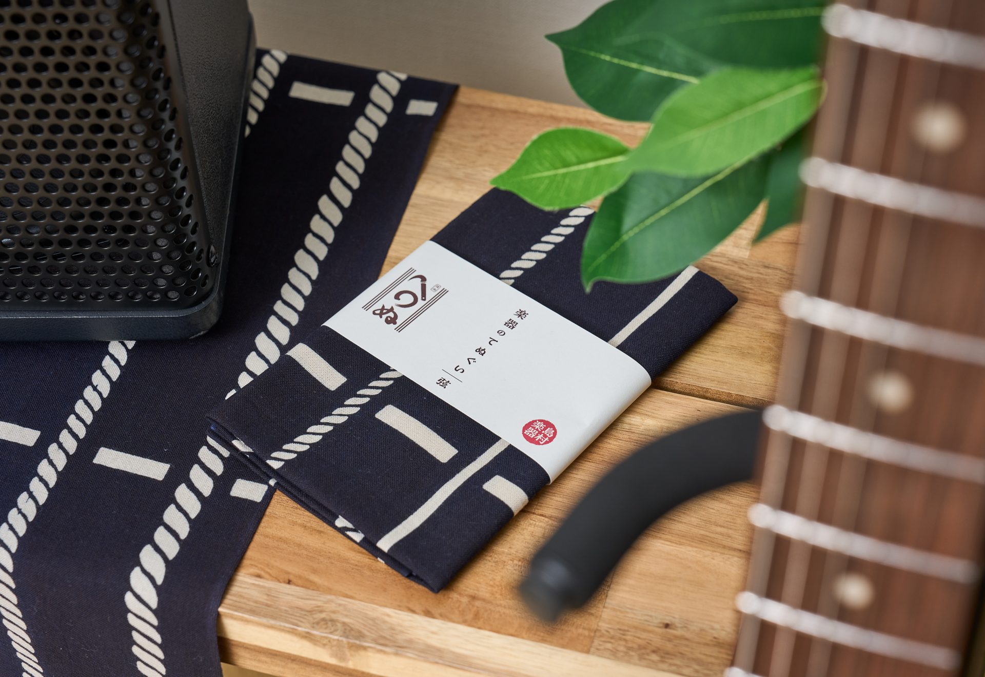 島村楽器株式会社（本社：東京都江戸川区、代表取締役社長：廣瀬 利明、以下 島村楽器）は、株式会社かまわぬ（本社：東京都渋谷区、代表取締役社長：加藤 一宏、以下 かまわぬ）が製作した……